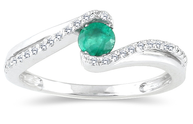 10K White Gold 0.25 Carat TW Emerald and Diamond Ring